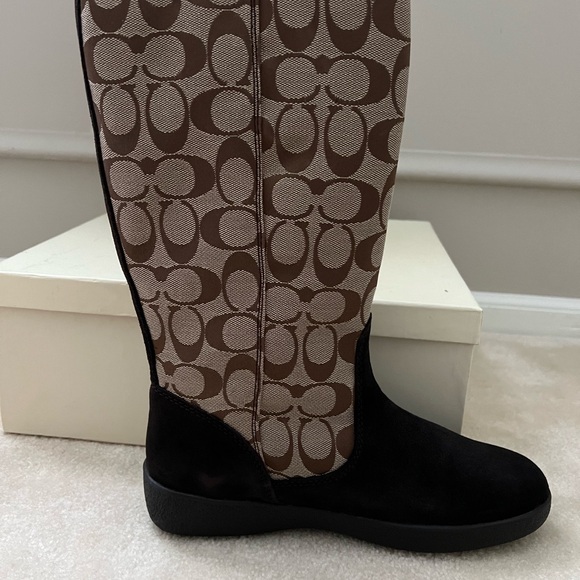 Brand New Coach boots - 8 - Picture 4 of 5